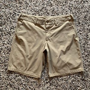 Lululemon Men’s Khaki Stretch Casual Shorts Size 38